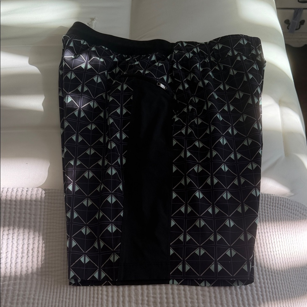Geometric Patterned Shorts - image 7